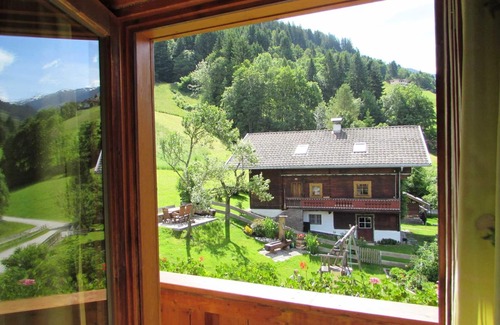 Weerberg Apartamento | Apartamento Hirzerblick - Floachhof - vacaciones de granja de 4 flores de calidad probada