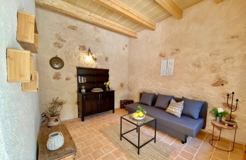 Porreres Chalet De Esquí | Apartment "Hogar" Homeoffice/vacation on the Finca Can Maiol. A place to relax