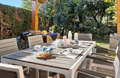 Campochiesa Apartamento | Apartment 'Home Charlene' with Garden & Wi-Fi