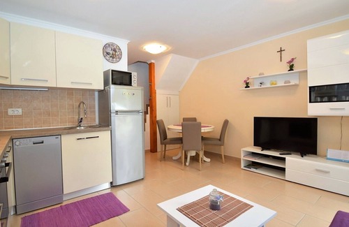 Sveti Jakov Apartamento | Beautiful App Hrasta 1 with Private Parking