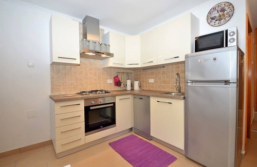 Sveti Jakov Apartamento | Beautiful App Hrasta 1 with Private Parking
