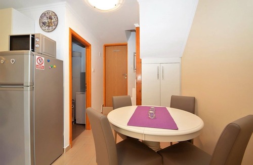 Sveti Jakov Apartamento | Beautiful App Hrasta 1 with Private Parking