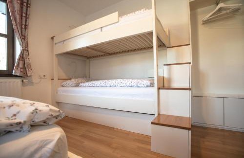 Kranjska Gora Apartamento | Apartment Hribovc with atrium and free parking