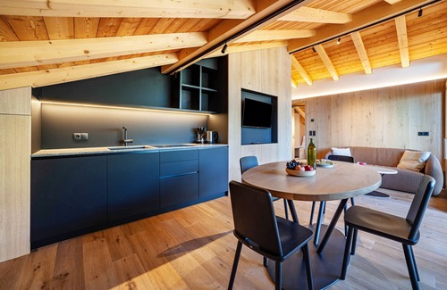 Caines Apartamento | Apartamento 'Huetterhof Summer' con vistas a la montaña, terraza privada y Wi-Fi