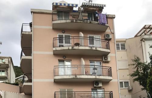 Babin do Apartamento | Apartment Igor