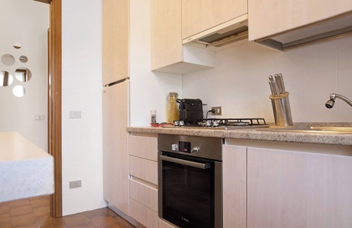 Maccagno Apartamento | Apartamento "Il Bacio del Sole 2" con vistas al lago, terraza privada y Wi-Fi