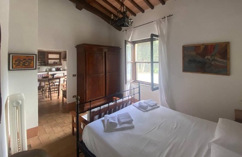 Pescia Fiorentina Apartamento | Apartment "Il Fontino - Africa" with Private Garden & Wi-Fi