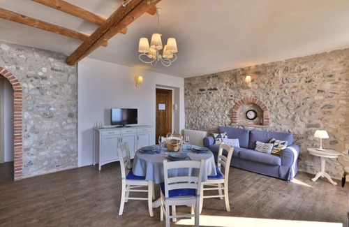 Oldesio Apartamento | Apartment 'Il Melo' with Lake View, Wi-Fi and Air Conditioning
