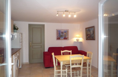 Saint-Jeannet Apartamento | Apartamento en hermosa casa nueva con piscina