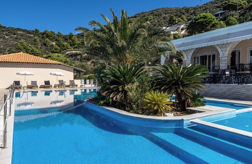 Agios Nikitas Apartamento | Apartamento en un hotel 'Sunset Premium Studio 1' con vistas al mar, piscina compartida y Wi-Fi