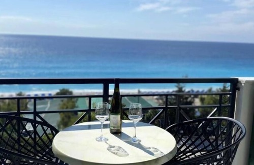 Agios Nikitas Apartamento | Apartamento en un hotel 'Sunset Premium Studio 6' con vistas al mar, piscina compartida y Wi-Fi