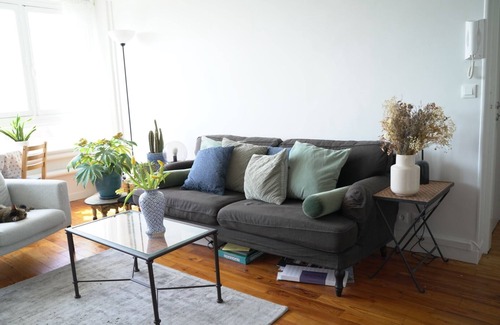 Parapluies Condominio | Apartment in a quiet, friendly neighborhood