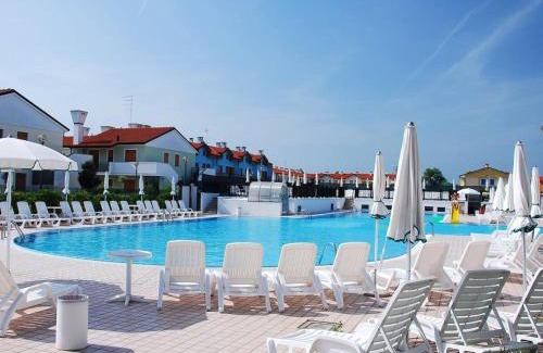 Rosapineta Apartamento | Apartment in a residence with pool in Rosolina