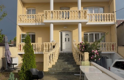 Bondy Apartamento | Apartment in a Villa, Tourist Accomodation Grand Paris