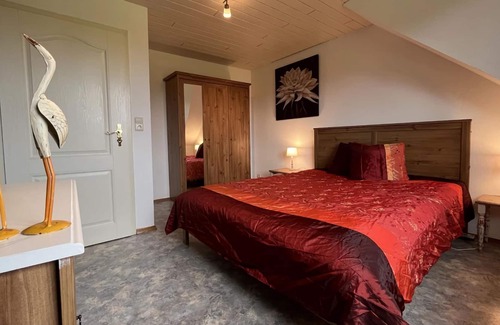 Buellingen Apartamento | Elegante apartamento en Büllingen con jardín