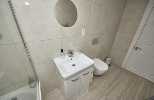 Aylesbury Apartamento | Apartment in Buckinghamshire with Secured Parking