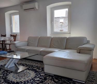 Milna (Brac) Apartamento | Apartment in centre of Milna