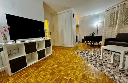 Cergy Apartamento | Apartment in Cergy Prefecture