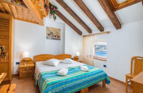 Cres Apartamento | Apartment in Cres with Sea View and Old Town