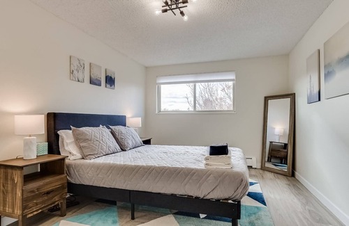 Arvada Plaza Area Apartamento | Apartment in Downtown Arvada | Near Red Rocks