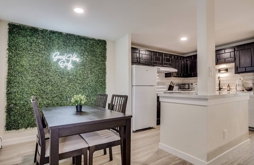 Arvada Plaza Area Apartamento | Apartment in Downtown Arvada | Near Red Rocks