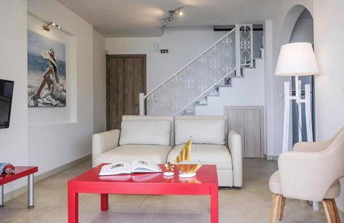 Elia Nikitis Apartamento | Apartment in Elia Beach with a shared pool
