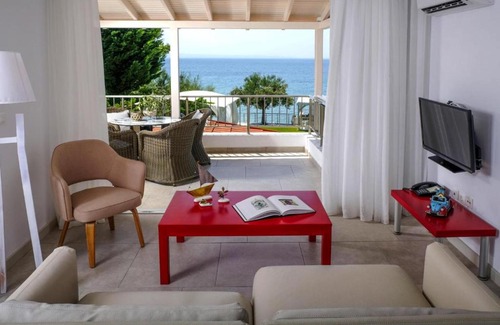 Elia Nikitis Apartamento | Apartment in Elia Beach with a shared pool