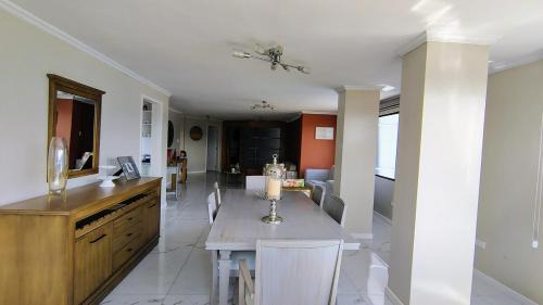 Quito Apartamento | Apartment in Eloy Alfaro
