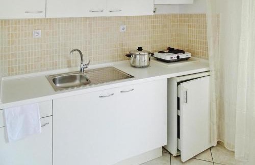 Skala Fourkas Apartamento | Apartment in Foura with a balcony or terrace