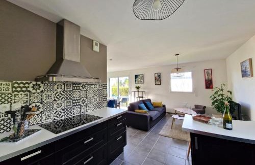 Carantec Casa | Apartment in France near Scenic Coastline