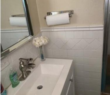 Grove Place Apartamento | Apartment in Fredriksted With Pool -Tiffany's Place at The Green Castle