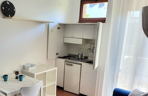 Buon Pastore-Sant'Agnese-San Damaso Apartamento | Apartment in front of the hospital with garage and bicycle