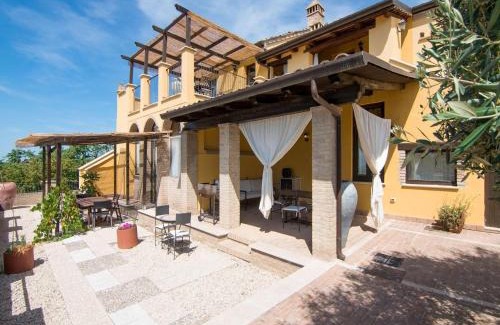 San Savino Apartamento | Apartment in Grottammare with Jacuzzi & Garden