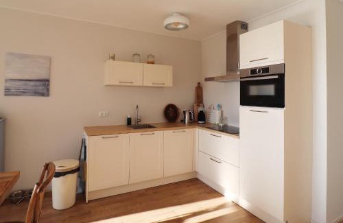 Heeg Apartamento | Apartment in Heeg with Heegermeer Views, cleaning included