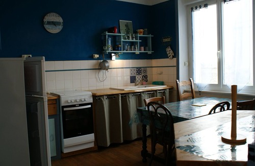 Ploudalmezeau Apartamento | Apartment in house 400m from the sea in three directions