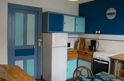 Ploudalmezeau Apartamento | Apartment in house 400m from the sea in three directions