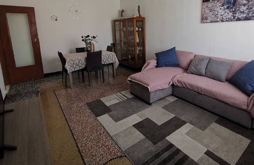 Nizza Monferrato Apartamento | Apartment in the center