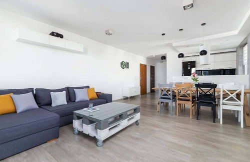Czyzyny Apartamento | Apartment in Kraków | 3 Bedrooms | 2 Balconies
