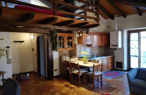 Crone Apartamento | Apartamento en Lombardía frente al Lago d'Idro