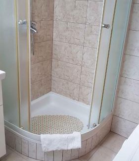 Lopar Apartamento | Apartment in Lopar with Two-Bedrooms 1