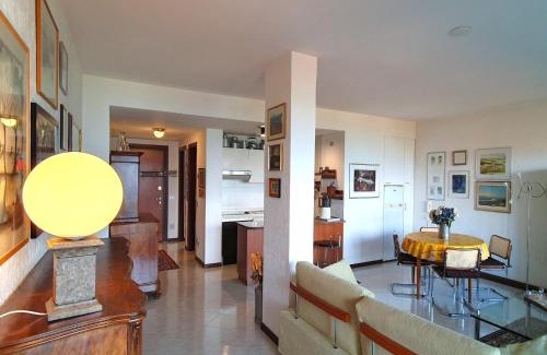 Luino Apartamento | Apartment in Luino with Lake Maggiore Views