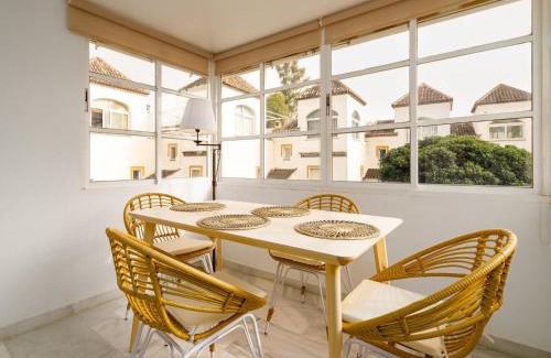 Urbanizacion Costabella Apartamento | Apartment in Marbella near Costabella Beach