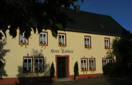 Morscheid-Riedenburg Apartamento | Apartment in Morbach near Ski Lift, cleaning included