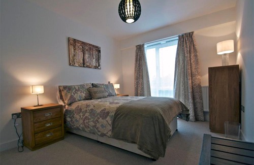 Ashmore Green Apartamento | Apartment in Newbury Parkway Centre