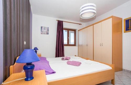 Njivice Apartamento | Apartment in Njivice with sea view, balcony, air conditioning, WiFi 4687-1