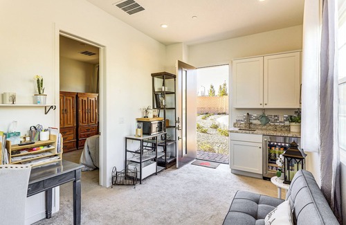 Las Vegas Apartamento | Apartment in North Las Vegas w/ Community Perks