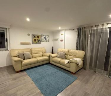 Setubal Apartamento | Apartment in Palmela - Close to Beaches and Mountains!