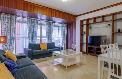 Downtown Santo Domingo Apartamento | Apartment in Piantini Sleeps 12