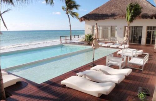 Villa Juarez Apartamento | Apartment in Playa del Carmen with Private Beach