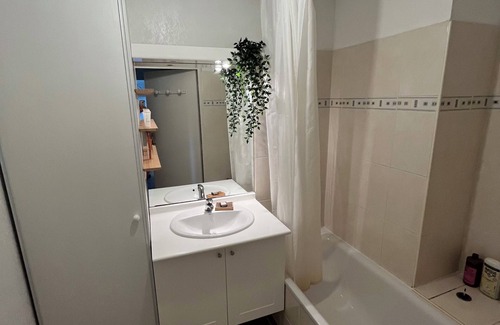 Hasparren Apartamento | Apartment in quiet residence near Spain and the ocean